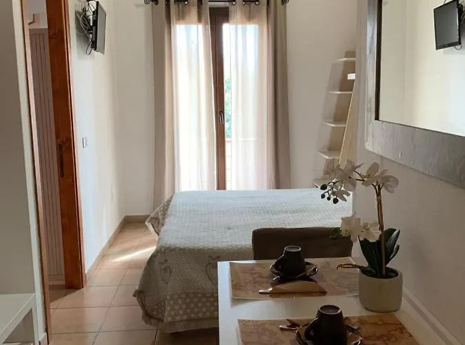 Konukevi Dolly SantʼAntìoco